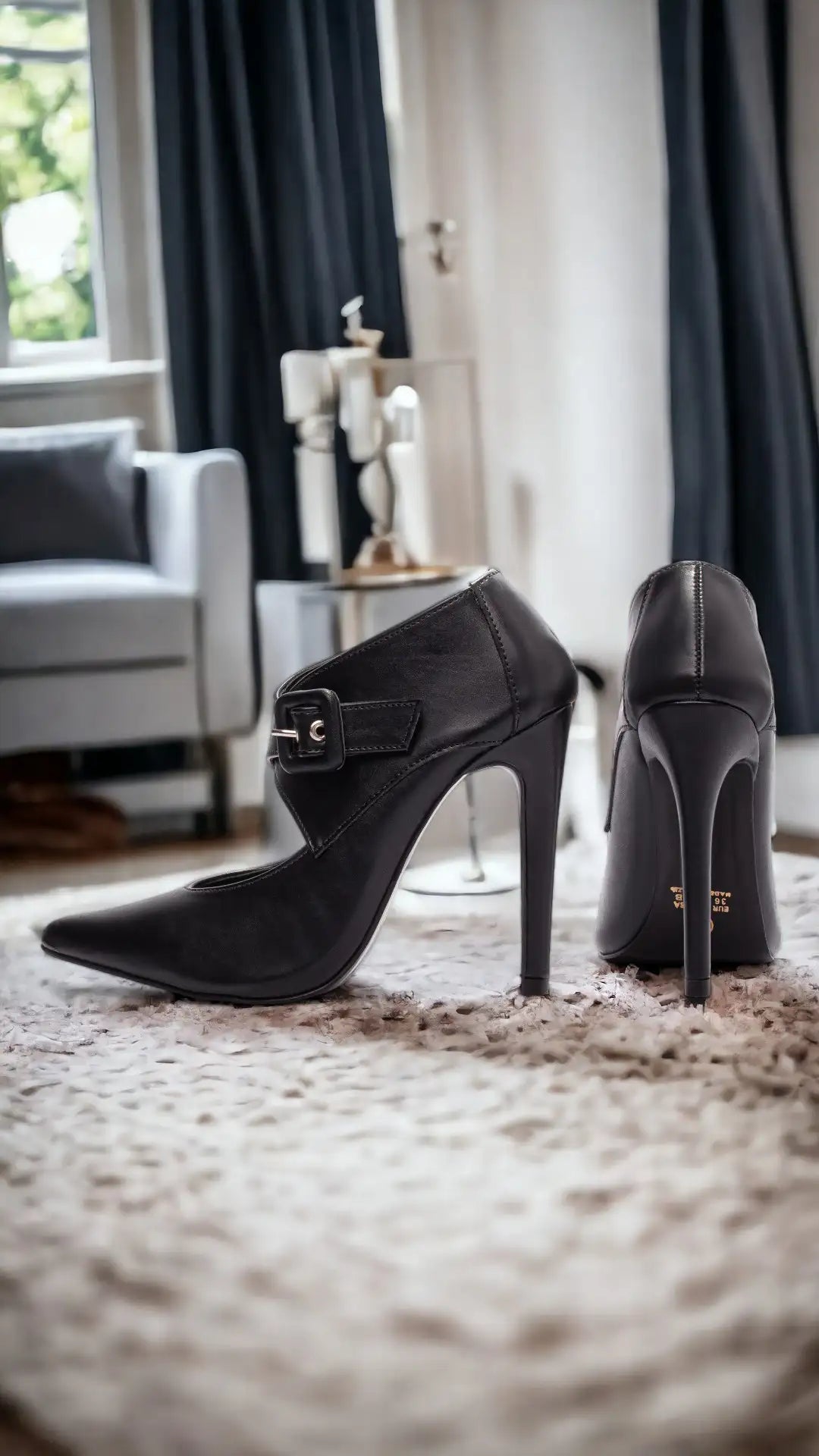 Sapato Scarpin Preto Clássico Salto Alto com Fivela