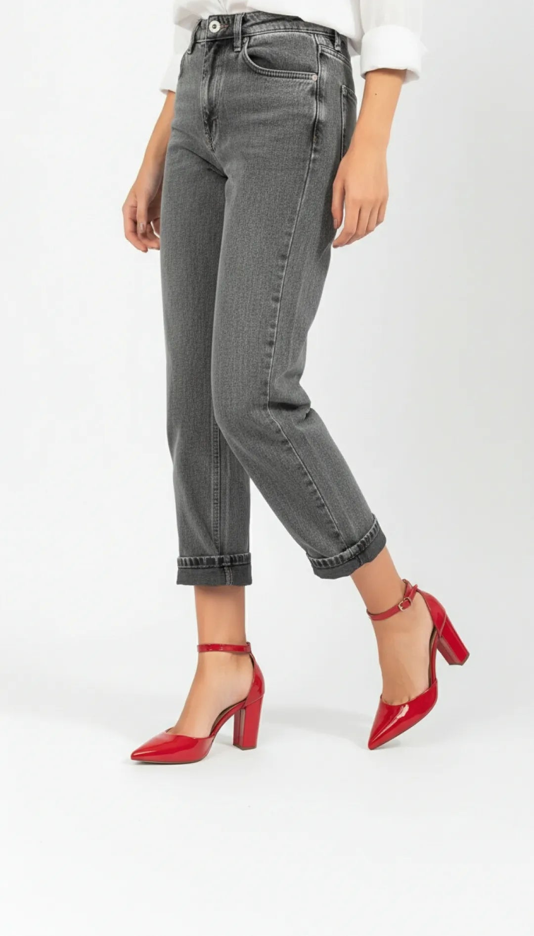 Sapato Scarpin Verniz Vermelho Salto 9cm com Fivela