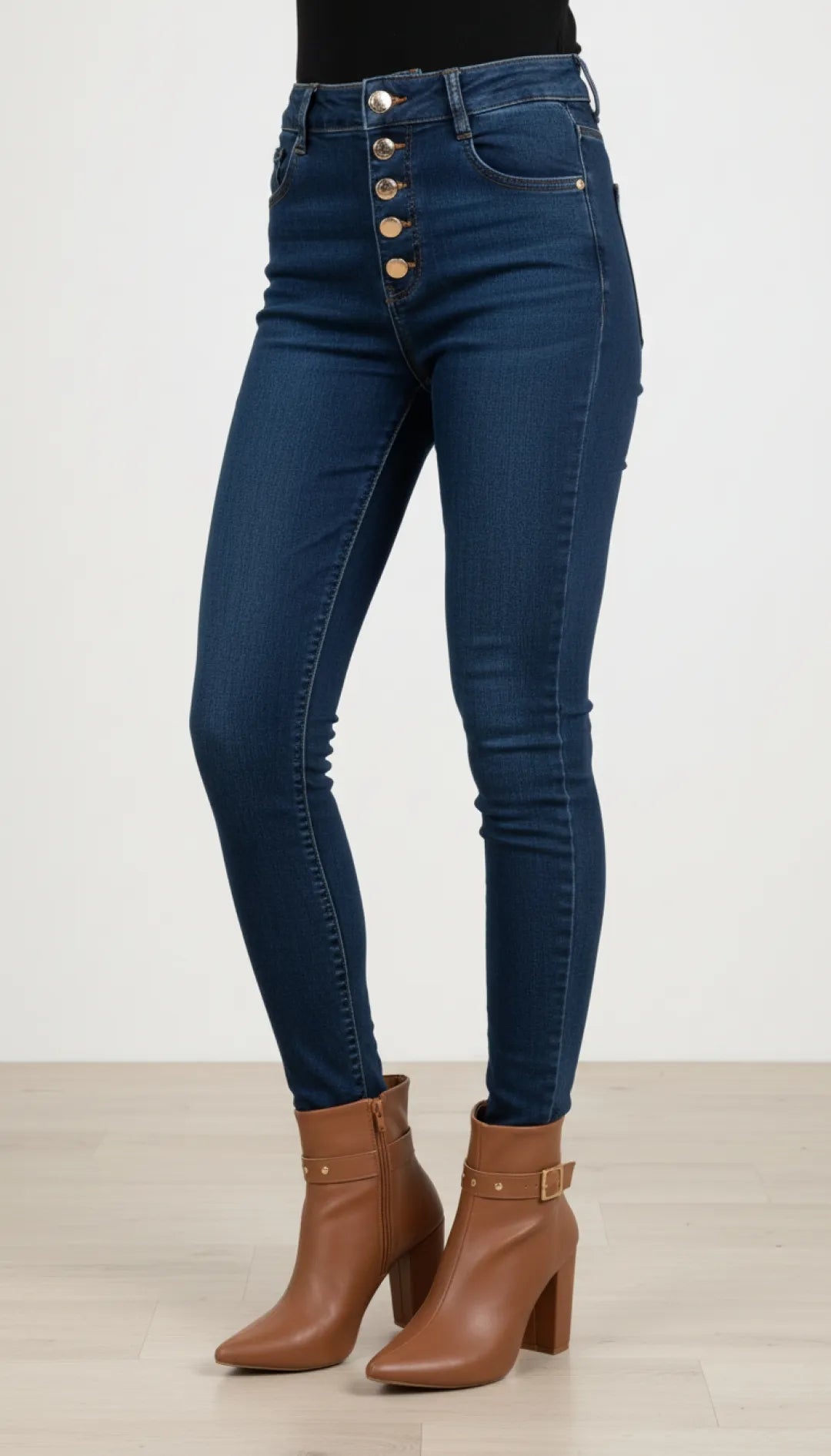 Bota Cano Curto Napa Caramelo Fivela Dourada