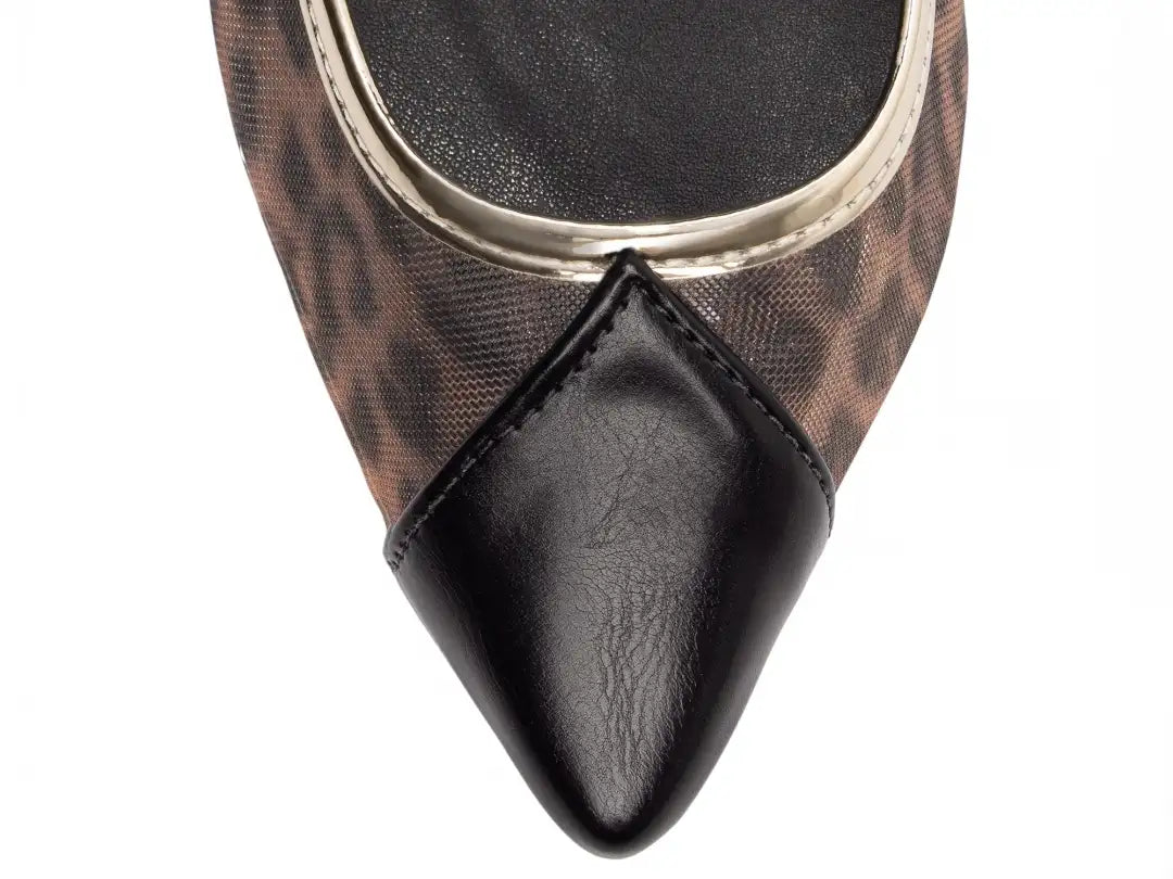 Scarpin Salto Fino Napa Preto com Metalizado Ouro Light e Tela Onça