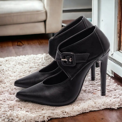 Sapato Scarpin Preto Clássico Salto Alto com Fivela