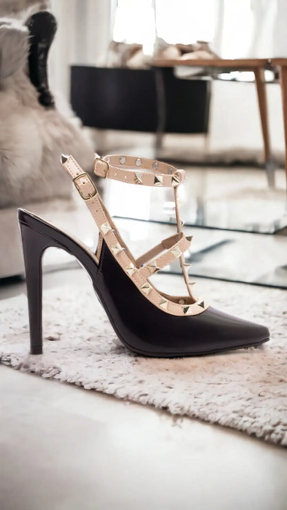 Sapato Scarpin Salto 12 Apliques de Pirâmide na cor Dourado