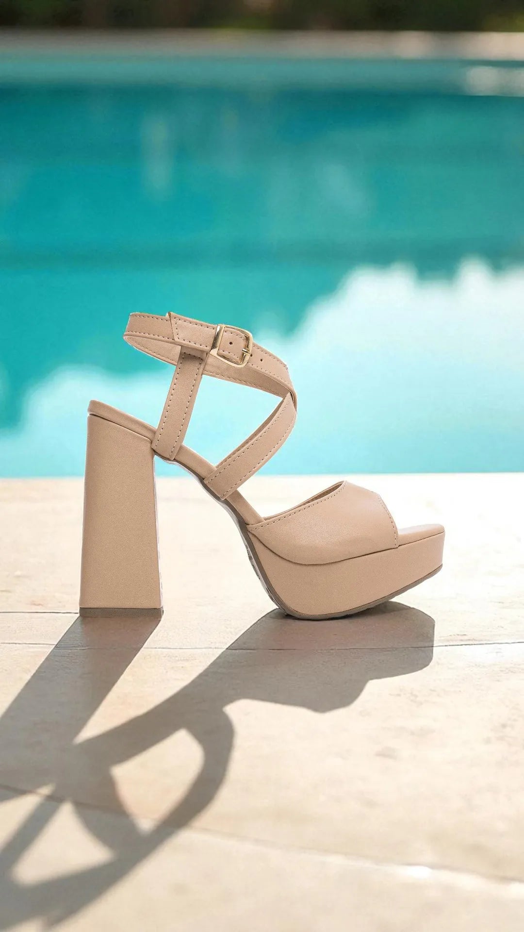 Sandália Feminina Meia Pata Bege com Salto Bloco