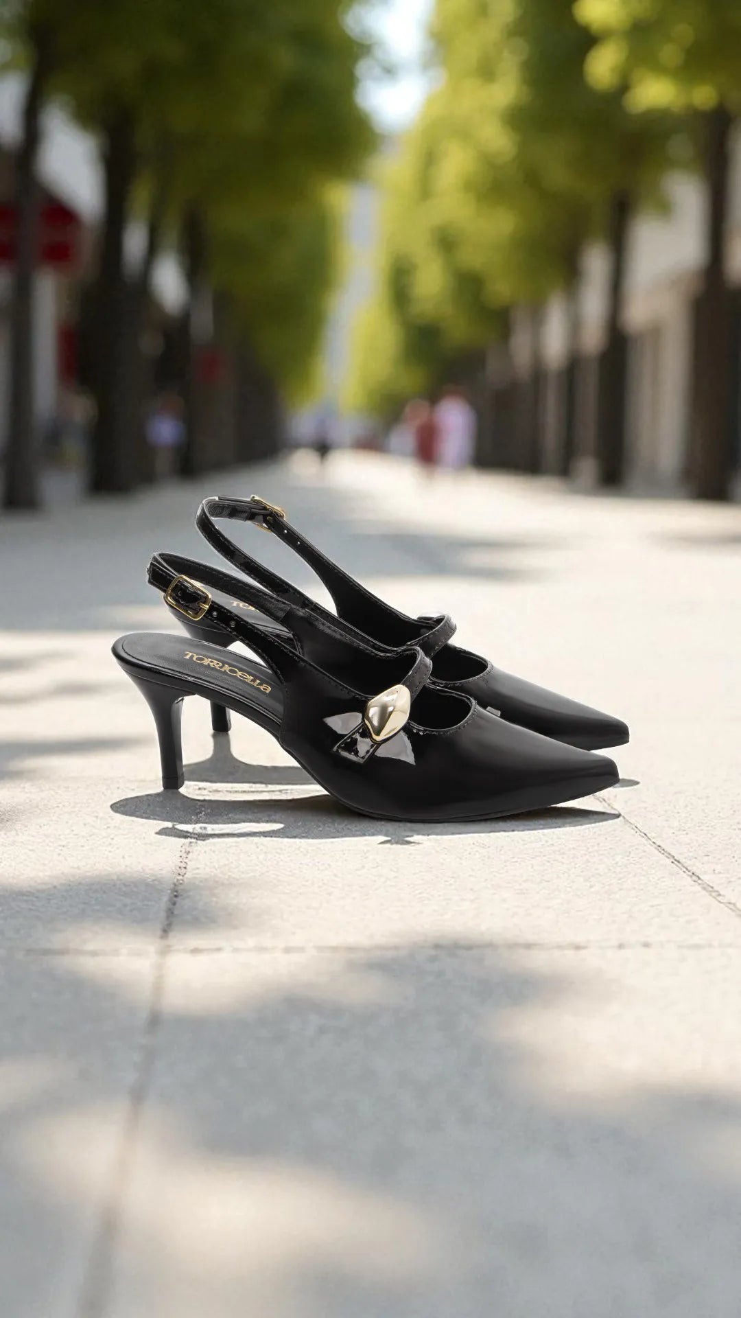 Sapato Scarpin Verniz Preto Salto Fino 6 cm