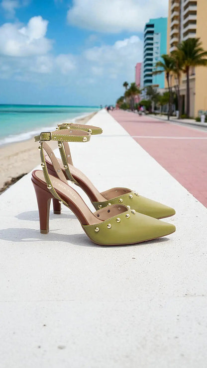 Scarpin Salto Fino Verde com Detalhes Caramelo e Dourado