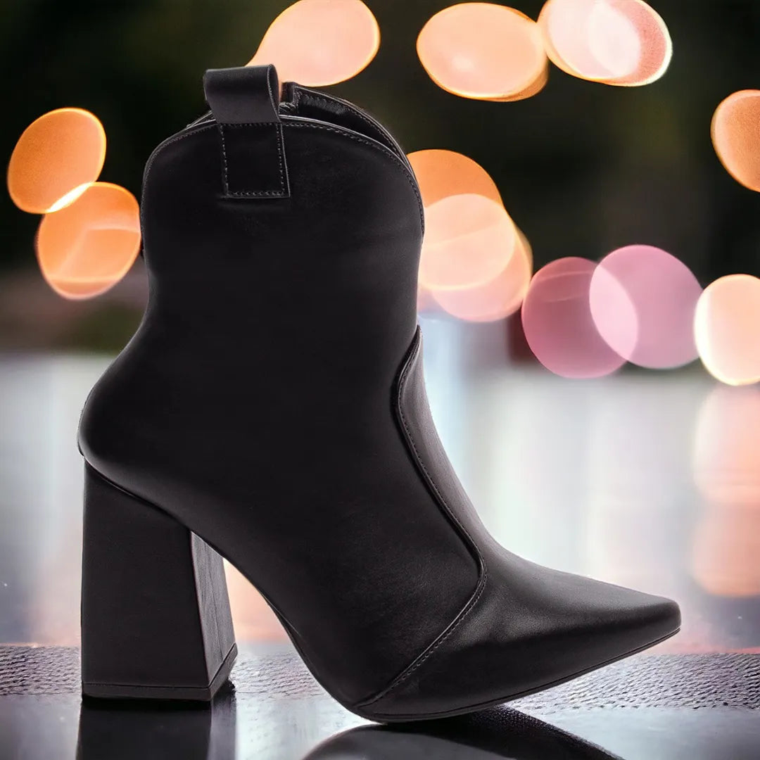 Bota Bico Fino Napa Preto com Strass Removível