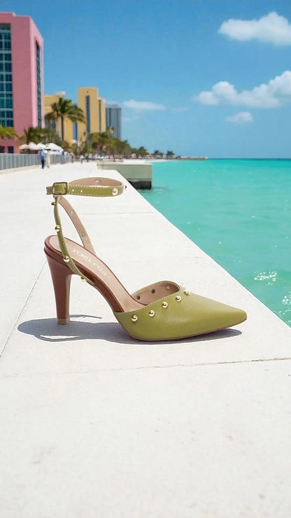 Scarpin Salto Fino Verde com Detalhes Caramelo e Dourado
