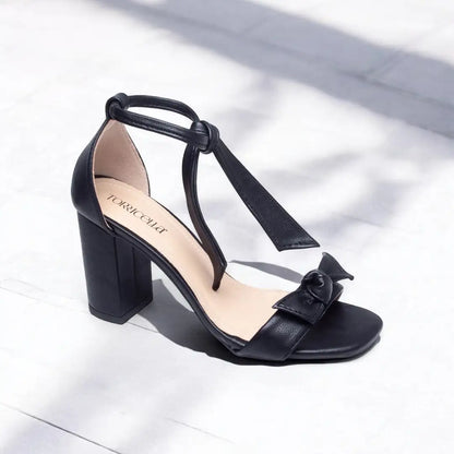Sandália Feminina Preta Elegante com Laço e Salto Médio