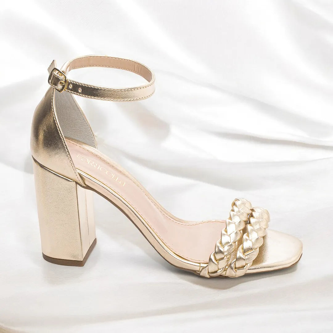 Sandália Feminina Ouro Light com Tiras Trançadas Salto 8,5 cm