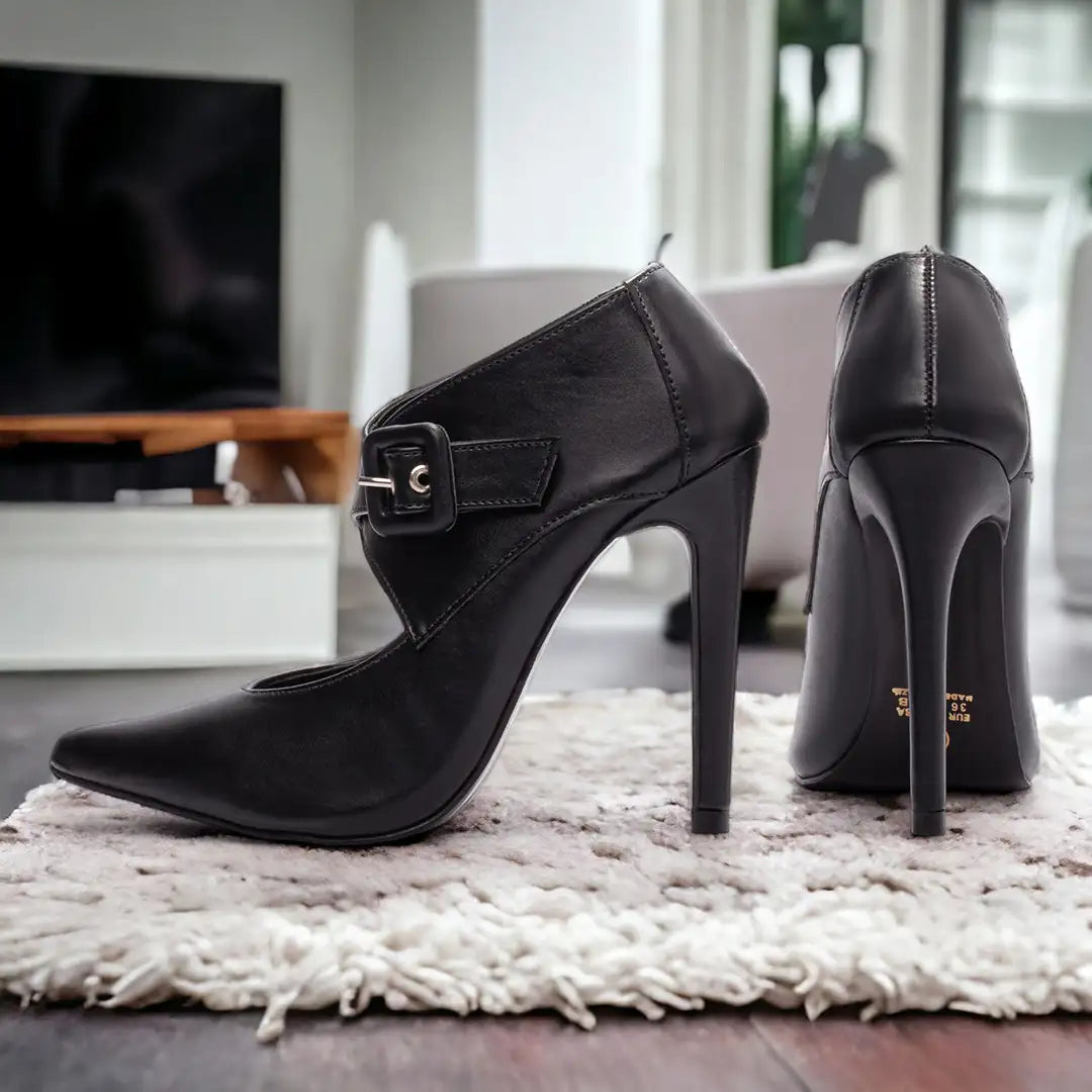 Sapato Scarpin Preto Clássico Salto Alto com Fivela