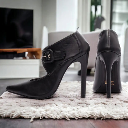 Sapato Scarpin Preto Clássico Salto Alto com Fivela