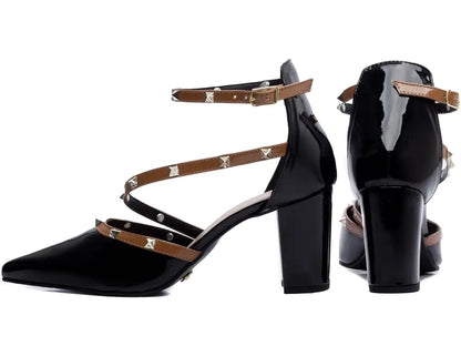 Scarpin Arrasadora Verniz Preto e Caramelo com Fivela Dourada | Hyly Prime