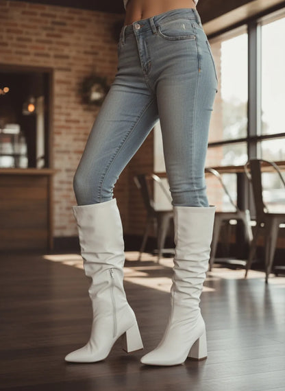 Bota Franzida Feminina Napa Off White Salto 9cm