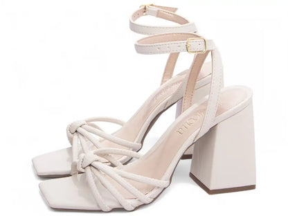 Sandália Off White Salto Grosso 9cm Confortável