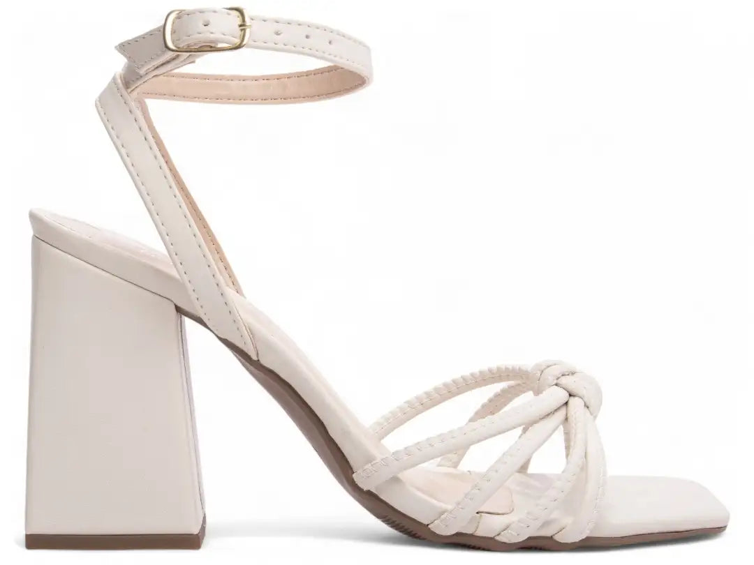 Sandália Off White Salto Grosso 9cm Confortável