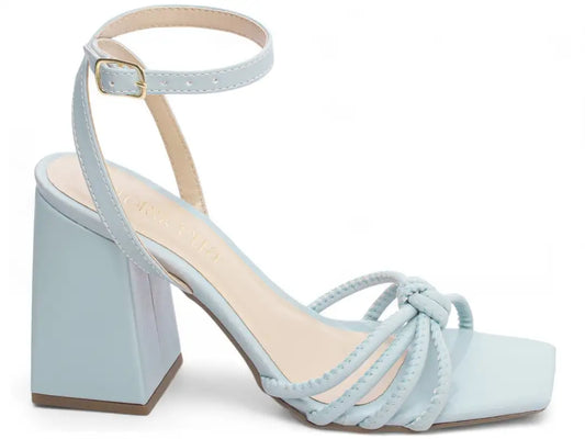 Sandália Bege Salto Grosso 9cm com Fivela Dourada