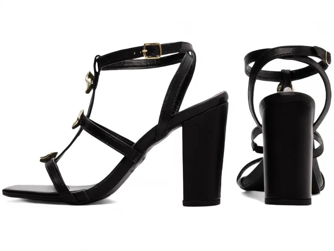 Sandália Feminina Preta com Detalhes Dourados e Salto Grosso 9 cm