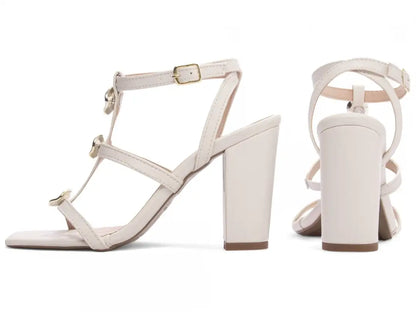 Sandália Feminina Elegante Off White com Salto Grosso Antiderrapante