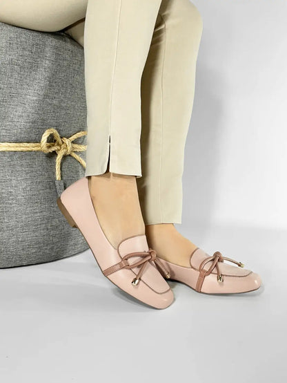 Mocassim Feminino Rasteiro Napa Rose com Laço Bege Confortável