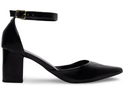 Sapato Scarpin Verniz Preto com Salto 6,5 cm e Fivela Dourada