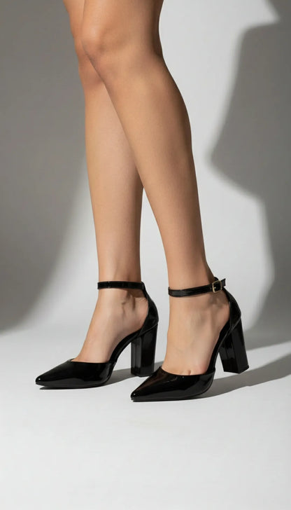 Sapato Scarpin Verniz Preto Salto 9cm com Fivela