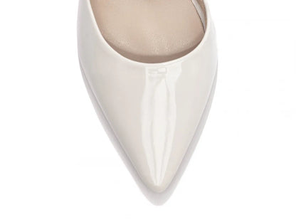 Sapato Scarpin Verniz Off White Salto 9cm com Fivela
