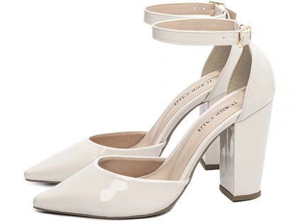 Sapato Scarpin Verniz Off White Salto 9cm com Fivela