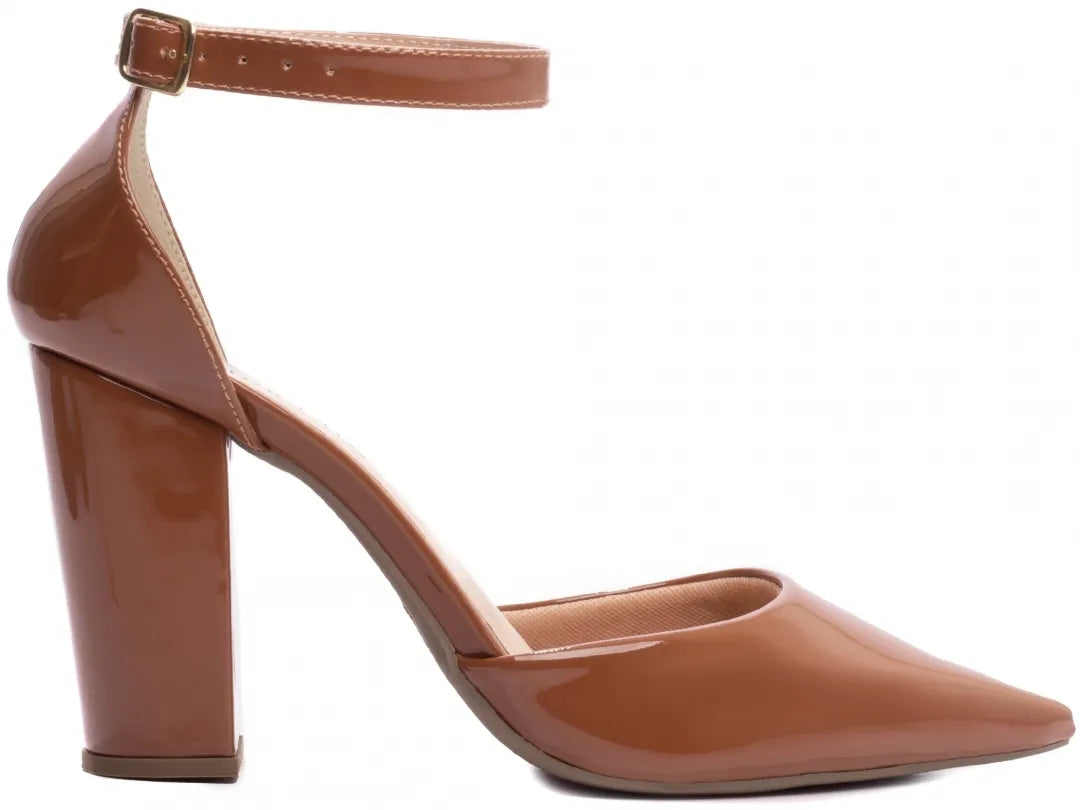Sapato Scarpin Verniz Caramelo Salto 9cm com Fivela