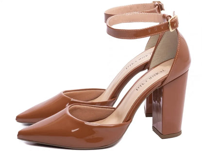 Sapato Scarpin Verniz Caramelo Salto 9cm com Fivela