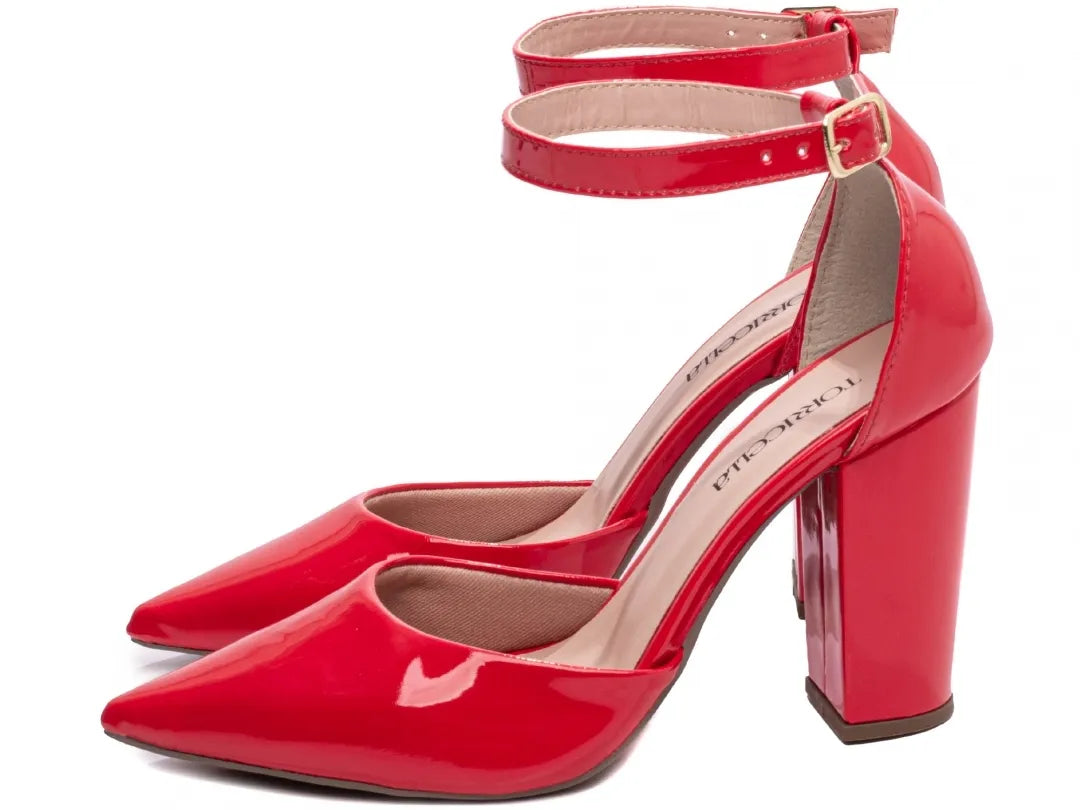 Sapato Scarpin Verniz Vermelho Salto 9cm com Fivela