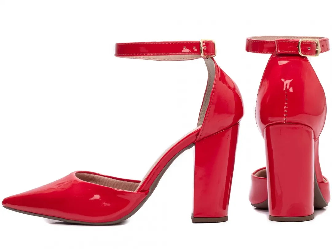 Sapato Scarpin Verniz Vermelho Salto 9cm com Fivela