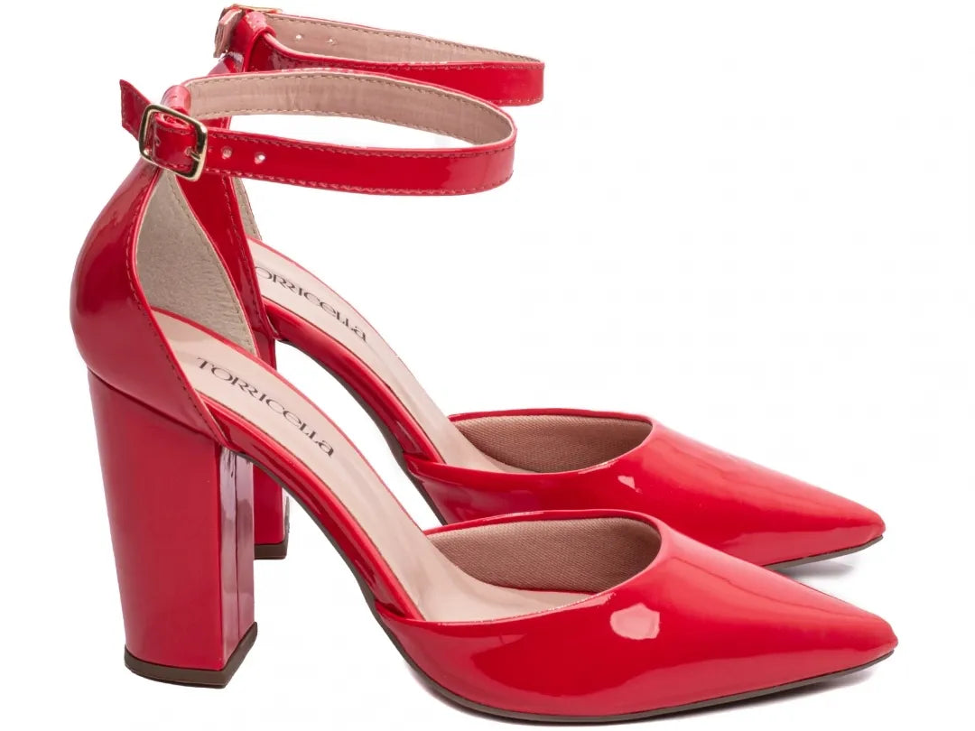 Sapato Scarpin Verniz Vermelho Salto 9cm com Fivela