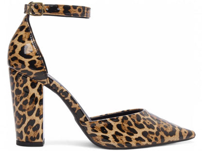 Sapato Scarpin Verniz Onça Salto 9cm com Fivela