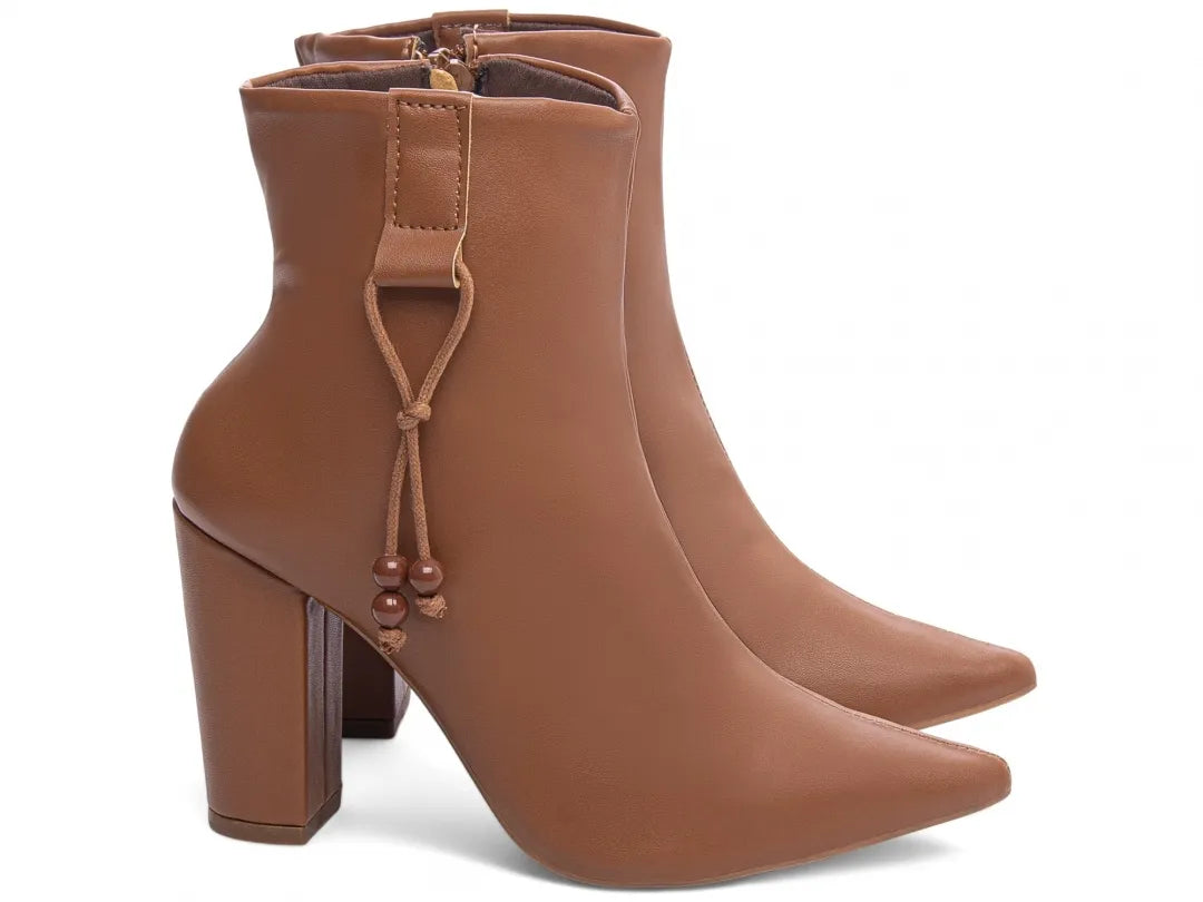 Bota Cano Curto Napa Caramelo com Cordão Lateral