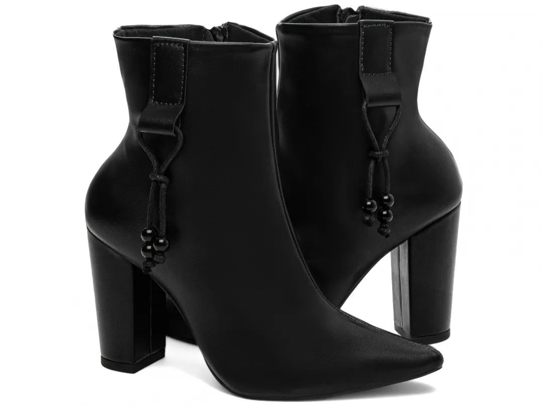 Bota Cano Curto Napa Preto com Cordão Lateral