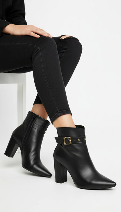 Bota Cano Curto Napa Preto Fivela Dourada