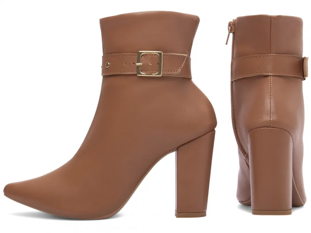 Bota Cano Curto Napa Caramelo Fivela Dourada