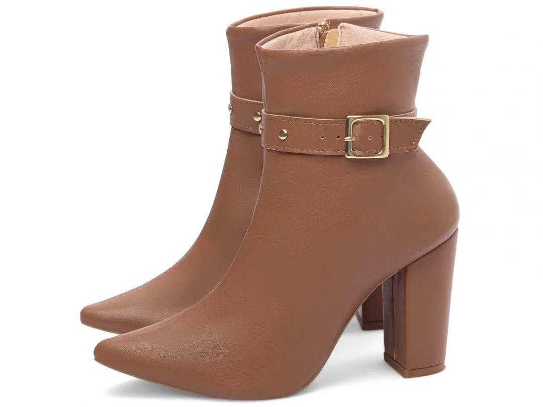 Bota Cano Curto Napa Caramelo Fivela Dourada
