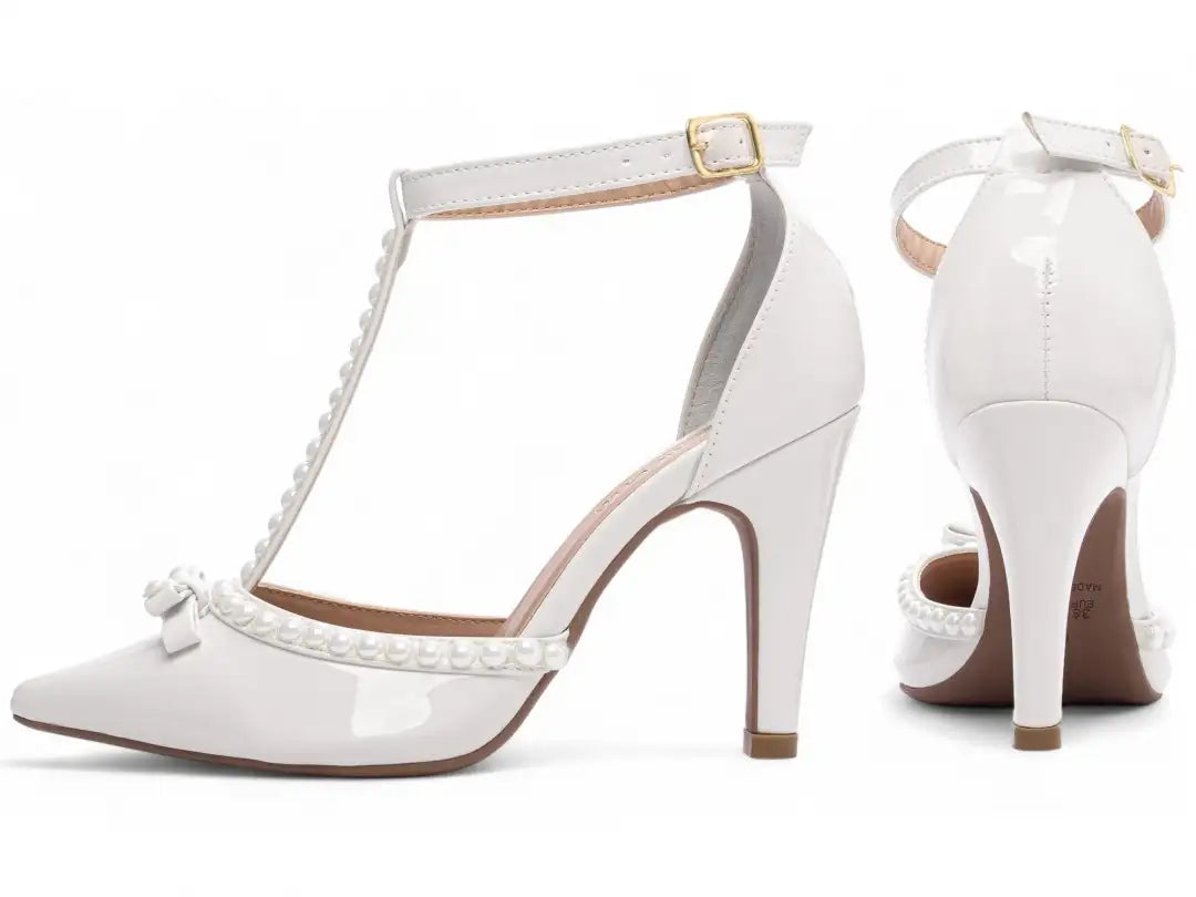 Sapato Scarpin Off White Verniz com Pérola Salto 9cm