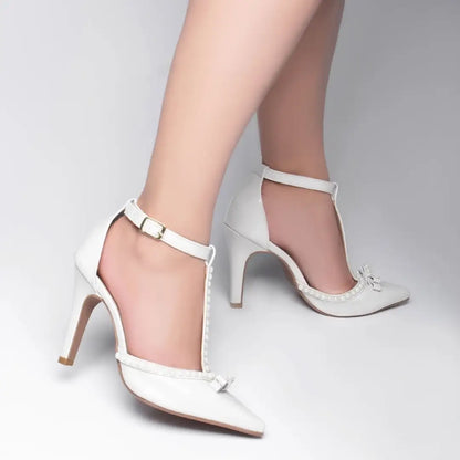 Sapato Scarpin Off White Verniz com Pérola Salto 9cm