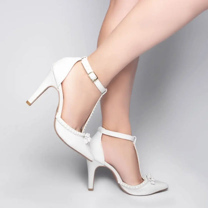 Sapato Scarpin Off White Verniz com Pérola Salto 9cm