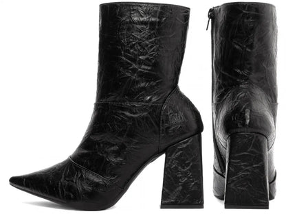Bota Bico Fino Napa Vintage Preto Flor Vermelha