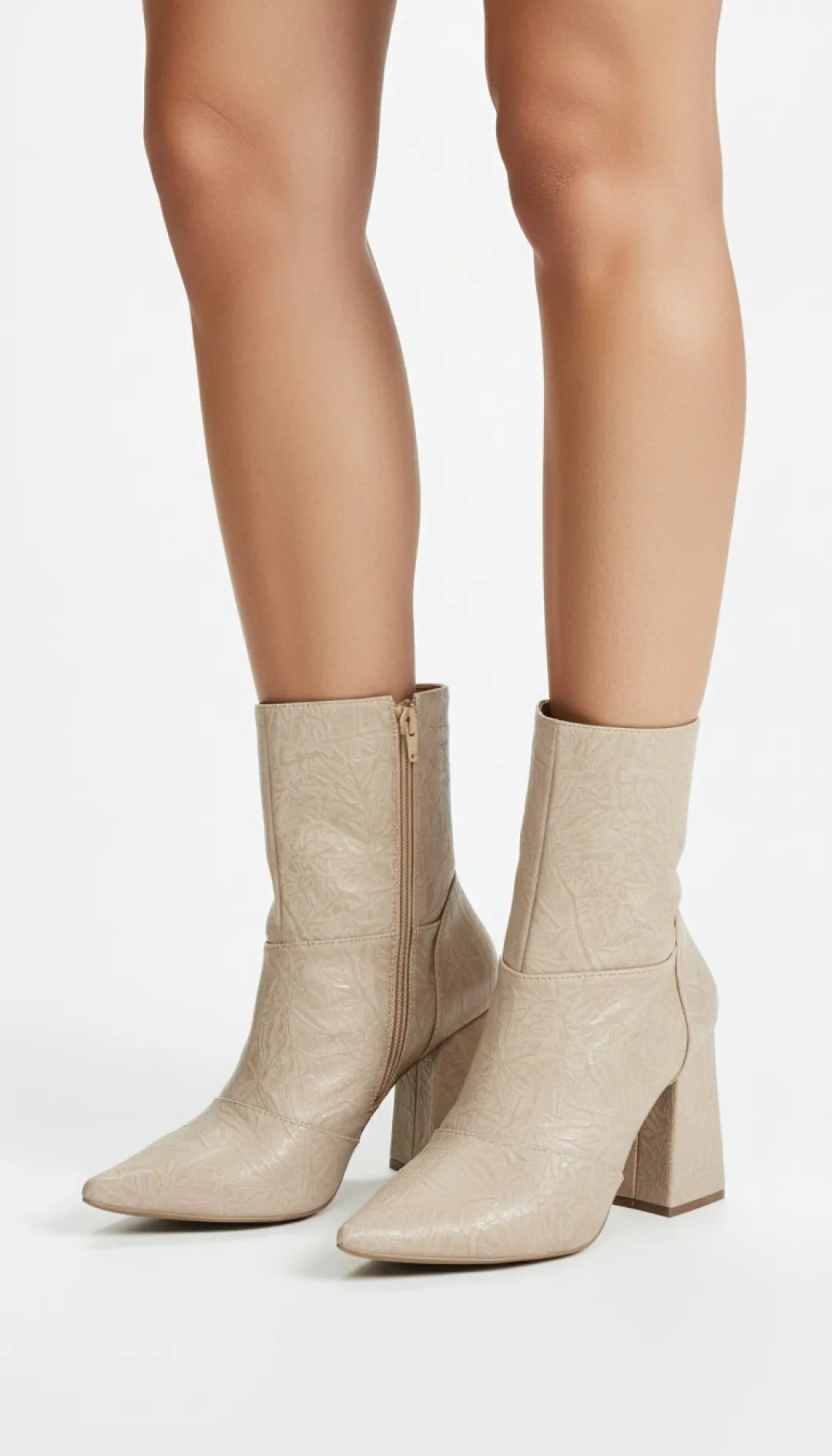 Bota Bico Fino Napa Vintage Bege Flor Caramelo