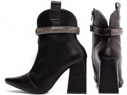 Bota Bico Fino Napa Preto com Strass Removível