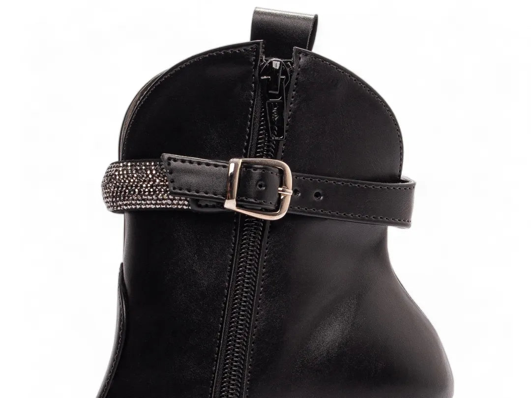 Bota Bico Fino Napa Preto com Strass Removível