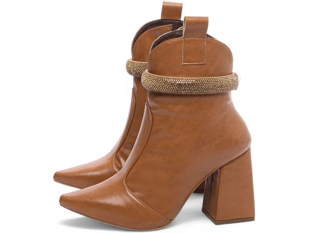 Bota Bico Fino Napa Caramelo com Strass Removível