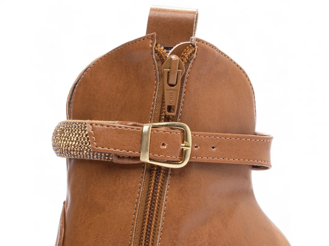Bota Bico Fino Napa Caramelo com Strass Removível