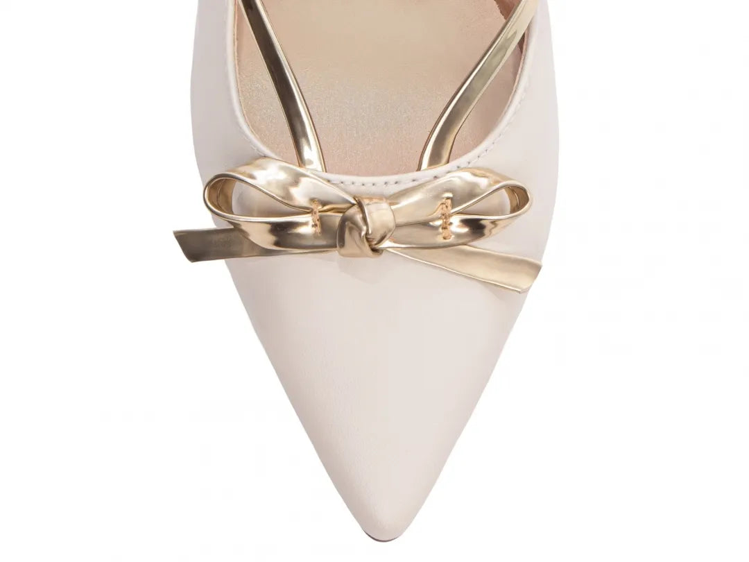Sapato Scarpin Off White e Ouro Light com Laço Salto 9cm