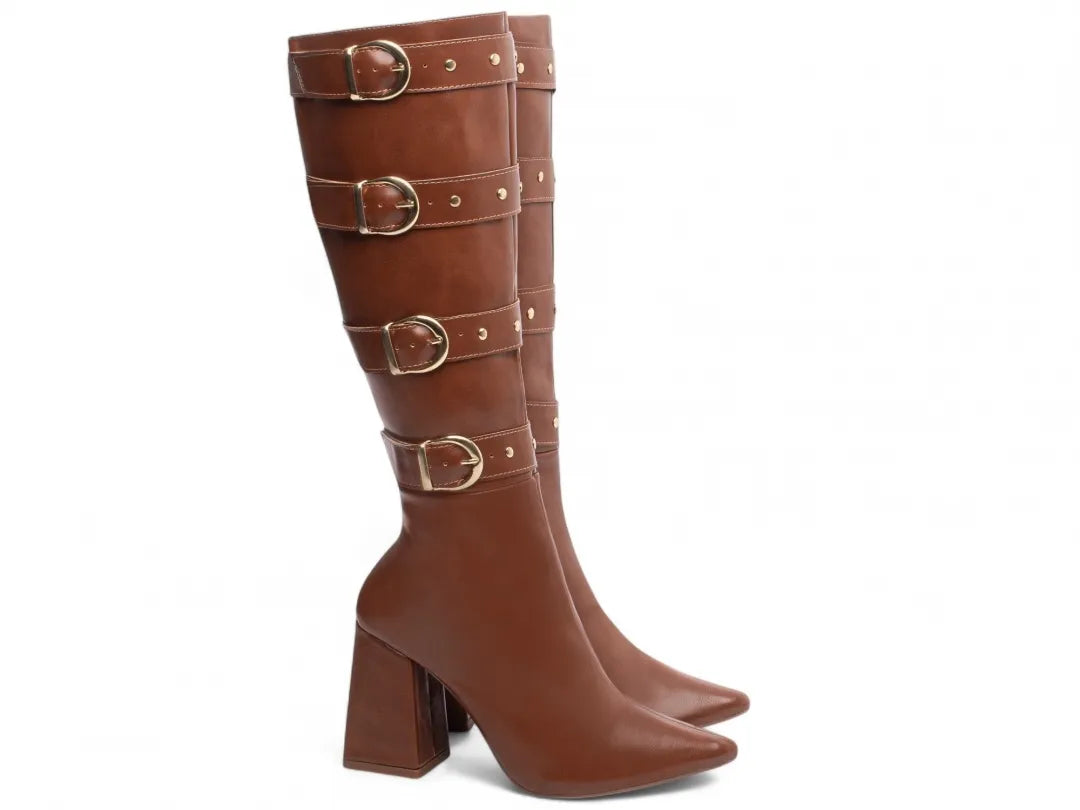 Bota Bico Fino Napa Caramelo com Fivelas Ouro