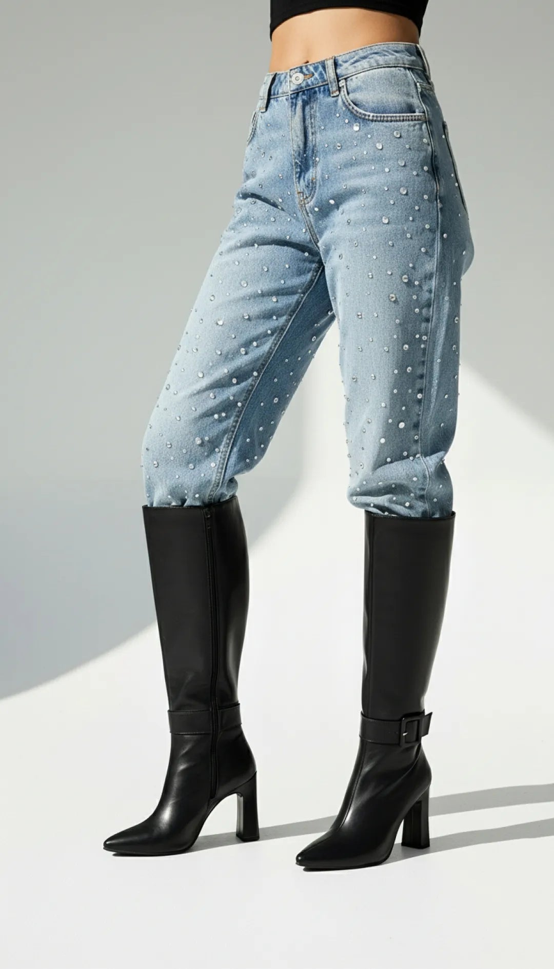 Bota Feminina Salto 9cm Cano Longo e Bico Fino Preta